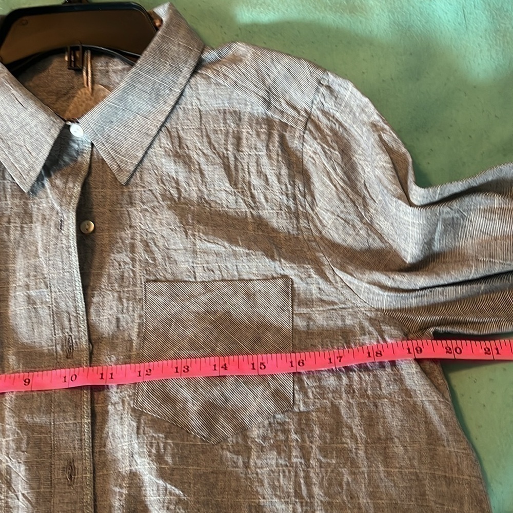 Hem & Thread Women’s Light Blue Shirt With Ruffle In Back High-Low Hem NWT - Picture 7 of 9